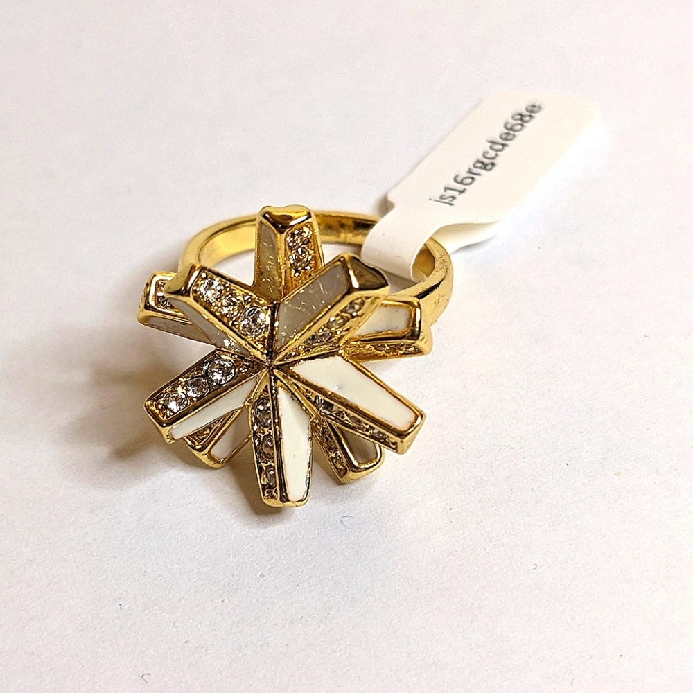 NWT 7 Charming Sisters Gold Tone Rhinestone &White Enamel Starburst Ring